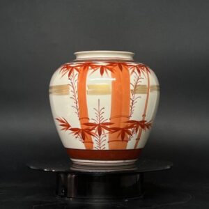 Bình hoa Kutani hoạ tiết cây trúc đỏ san hô